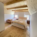 Marash Rrgalla בית הארחה
