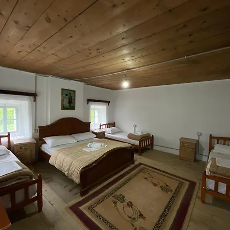 Marash Rrgalla Pensionat *